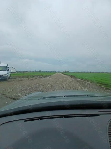 Teren de 27000 mp, în Vânători