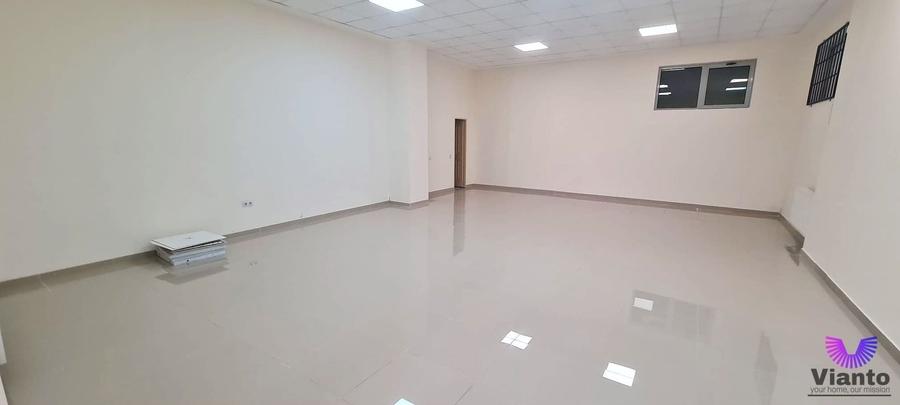 Spațiu comercial, de 130 mp, în Aeroport
