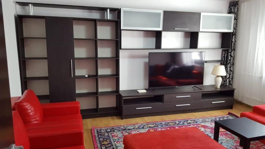 Apartament cu 3 camere decomandat în Vitan