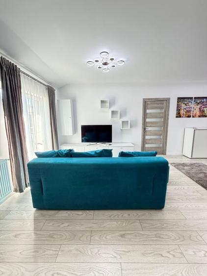 Apartament cu 2 camere semidecomandat, mobilat în Florești