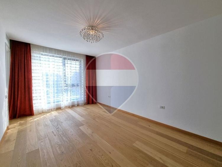 Duplex cu 5 camere cu Teren 340 Mp în Pipera