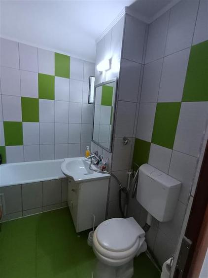 Apartament cu 2 camere decomandat în Obor