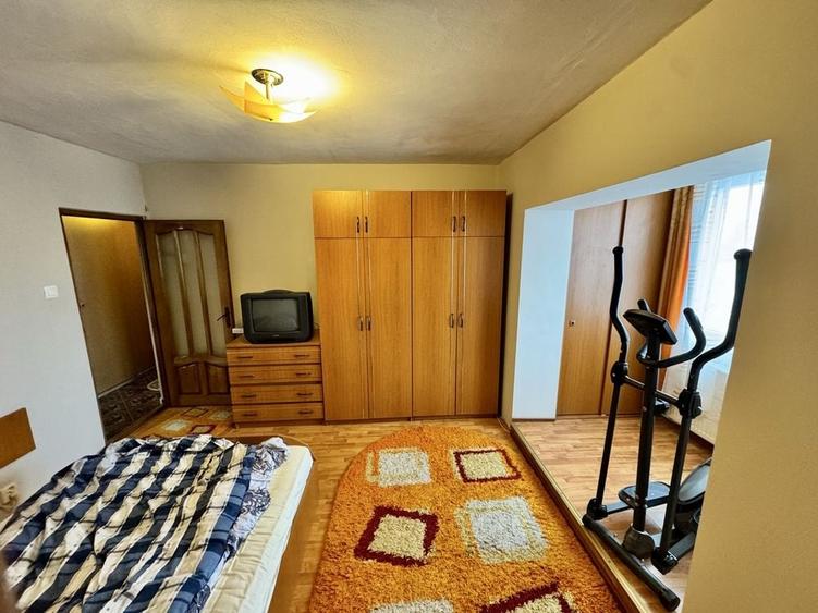 Apartament cu 4 camere decomandat în Ultracentral