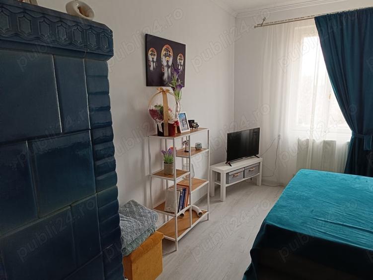 Apartament cu 3 camere decomandat în Câmpina
