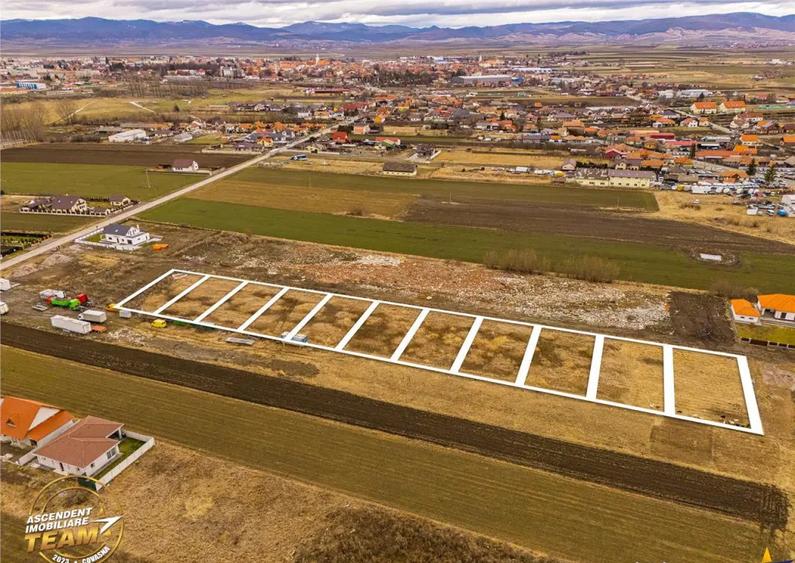 Teren de 680 mp, în Central