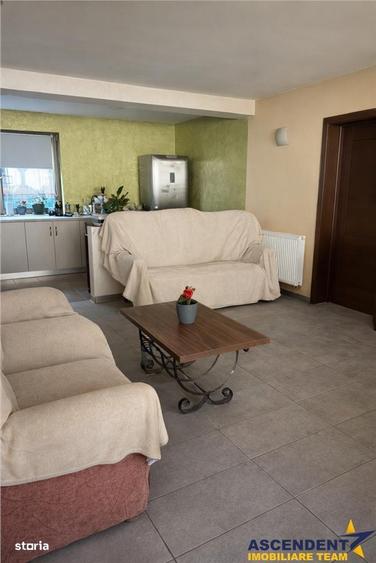 Casă cu 5 camere cu Teren 660 Mp în Central