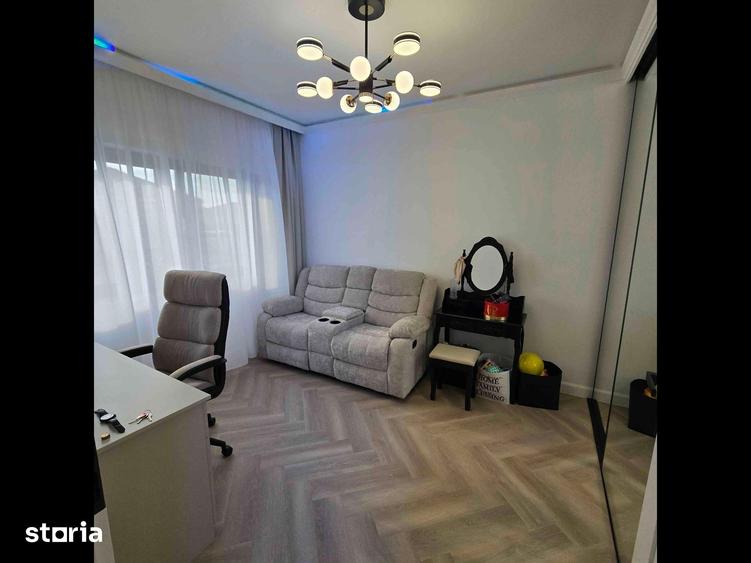 Casă cu 4 camere cu Teren 430 Mp în Exterior Vest