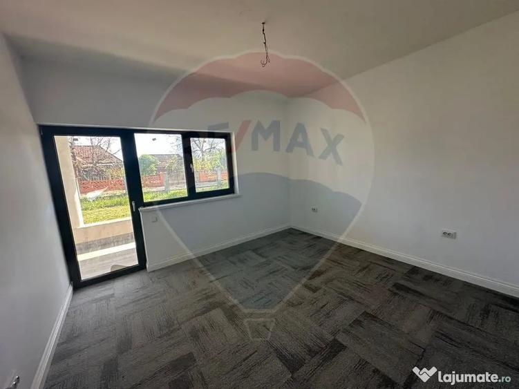 Casă cu 4 camere cu Teren 718 Mp în Lăpuș
