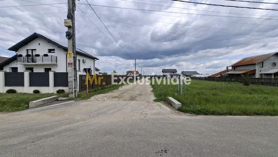 Teren de 500 mp, în Smeura