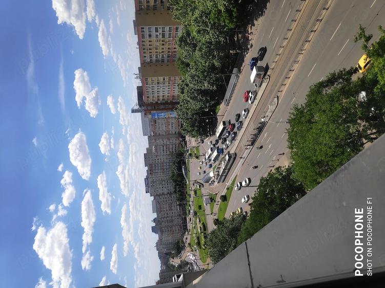 Apartament cu 3 camere decomandat în Moșilor