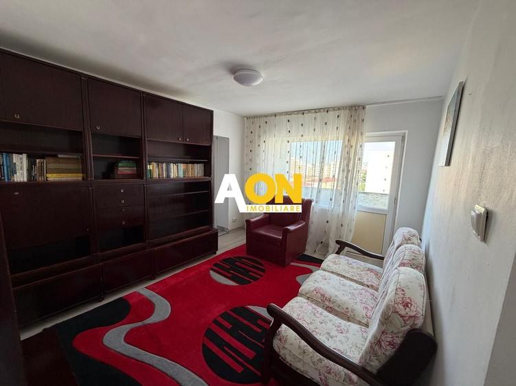 Apartament cu 3 camere semidecomandat, mobilat în Cetate
