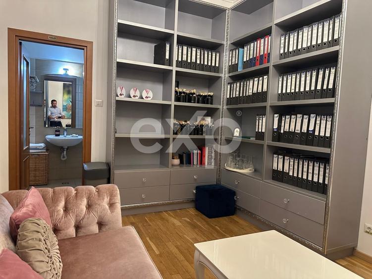 Apartament cu 5 camere decomandat, mobilat în Romană