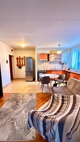 Apartament cu 2 camere decomandat în Central