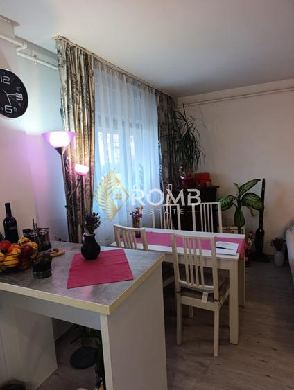 Apartament cu 3 camere decomandat în Florești