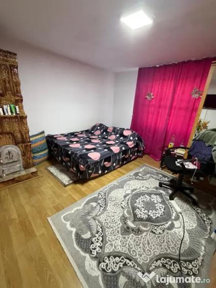 Casă cu 3 camere cu Teren 2330 Mp în Central