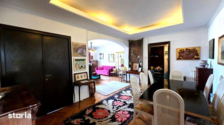 Apartament cu 3 camere în Centrul Istoric