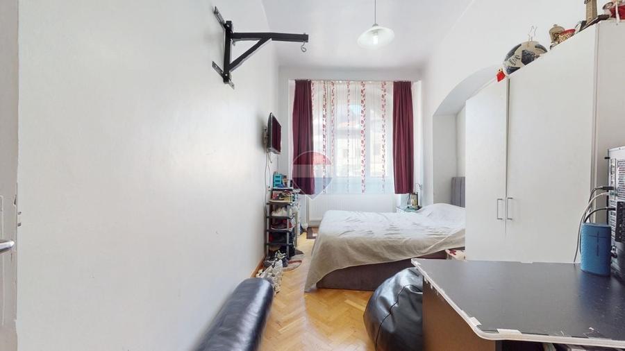 Apartament cu 3 camere decomandat în Centrul Istoric