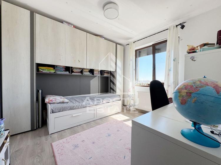 Apartament cu 4 camere semidecomandat, mobilat în Giroc