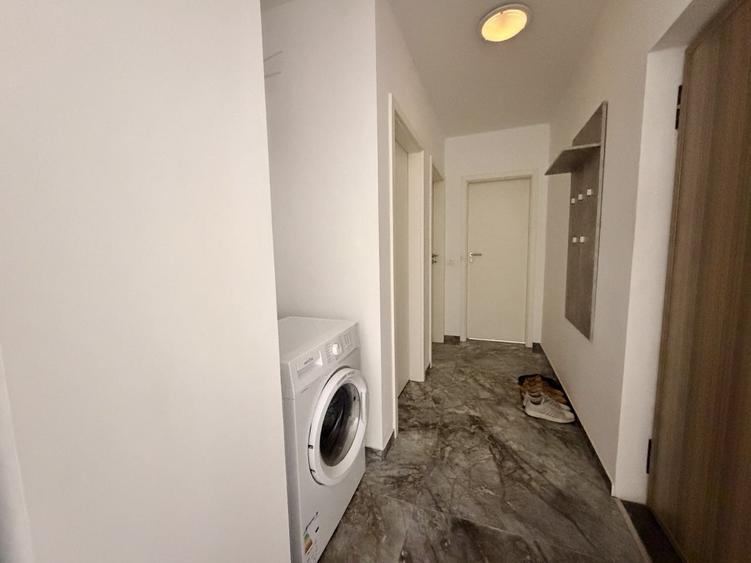 Apartament cu 3 camere decomandat, mobilat în Dumbrăvița