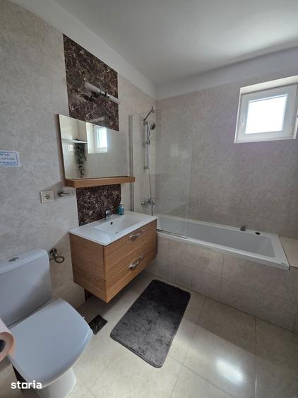Apartament cu 3 camere în Cetate
