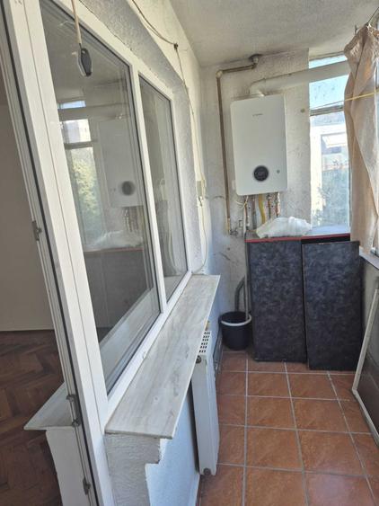 Apartament cu 3 camere decomandat în Bârzești