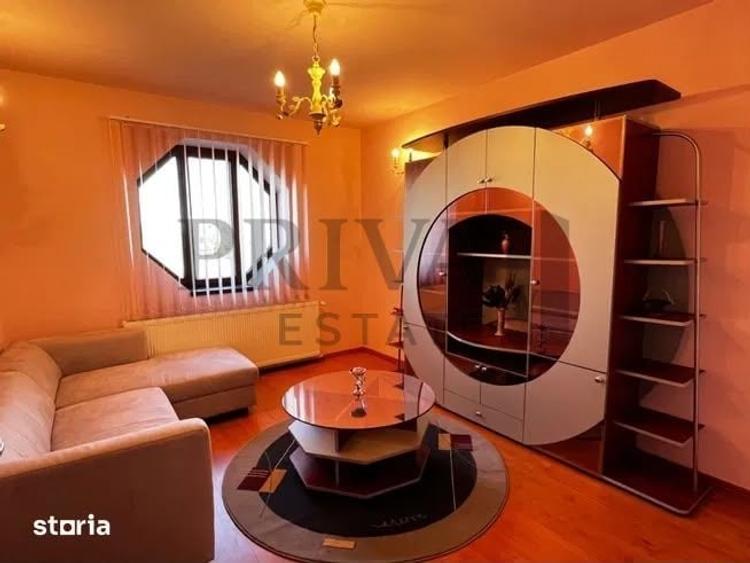 Casă individuală cu 6 camere cu Canalizare în Central