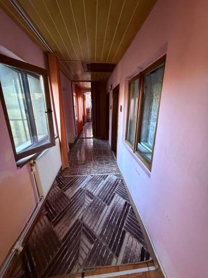 Casă individuală cu 5 camere cu Canalizare în Bariera Vâlcii