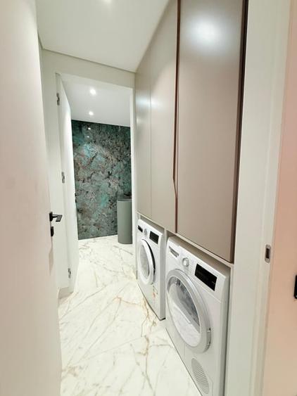 Apartament cu 4 camere decomandat, mobilat în Primăverii