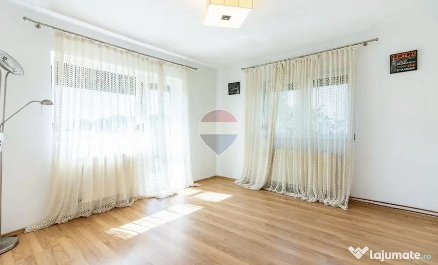 Casă cu 6 camere cu Teren 240 Mp în Corbeanca