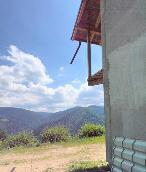 Casă cu 4 camere în Măguri