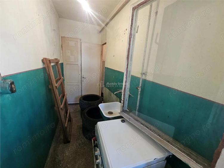 Garsonieră decomandată, mobilată în Micro IV