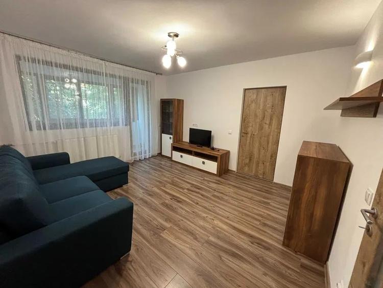 Apartament cu 2 camere decomandat în Drumul Taberei