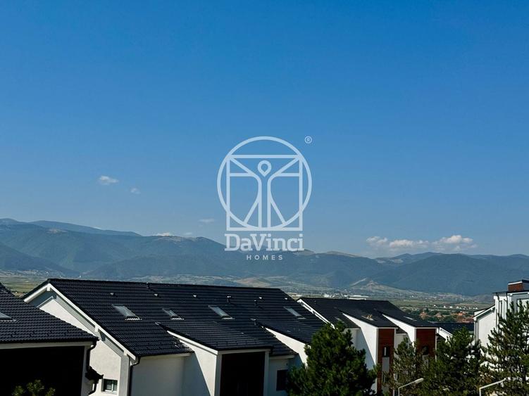 Apartament cu 4 camere semidecomandat în Exterior Vest