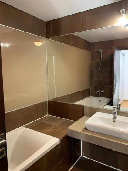 Apartament cu 3 camere decomandat în Barbu Văcărescu