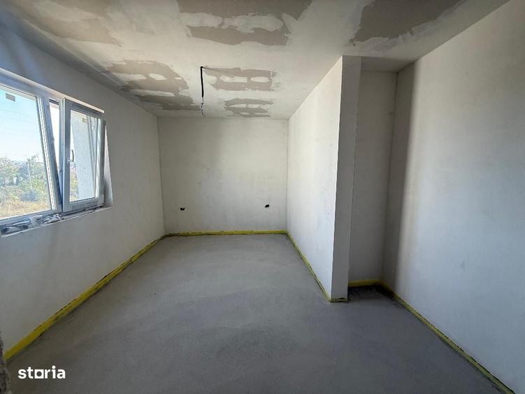 Casă cu 4 camere cu Teren 250 Mp în Central