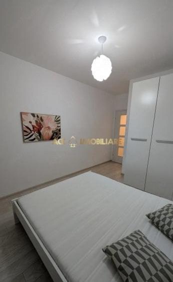Apartament cu 2 camere semidecomandat în Berceni