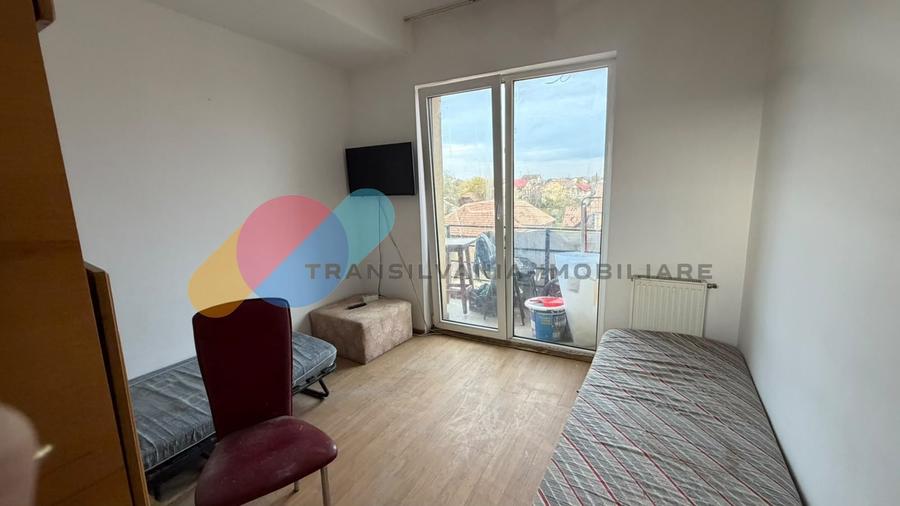 Apartament cu 3 camere semidecomandat în Someșeni