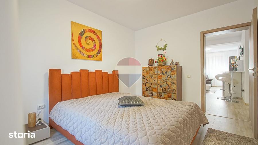 Apartament cu 4 camere decomandat în Clăbucet
