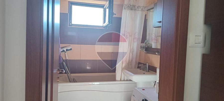 Apartament cu 2 camere semidecomandat în Polivalentă