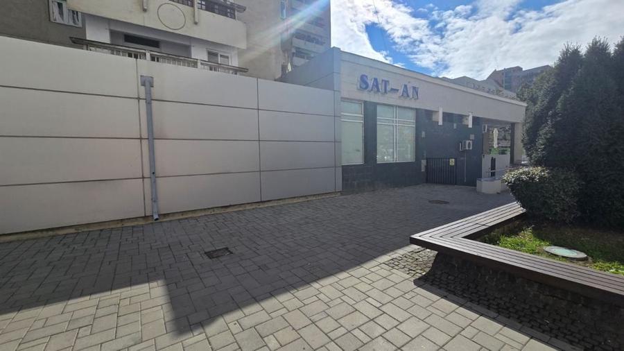 Spațiu comercial, de 370 mp, în Central