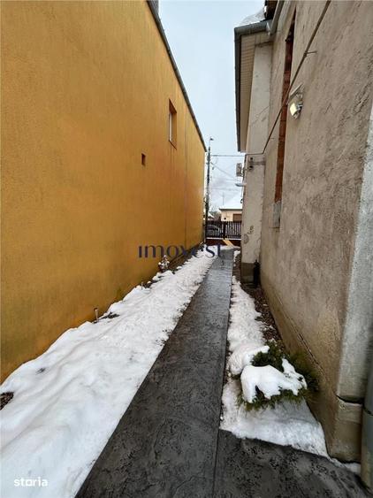 Casă cu 4 camere în Central