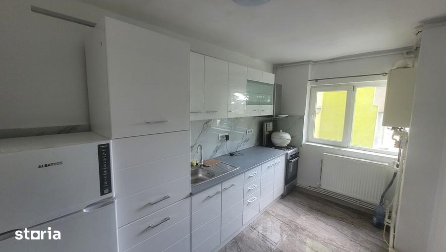 Apartament cu 2 camere semidecomandat în Micro 3