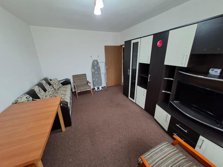 Apartament cu 2 camere decomandat în Bd. Independenței
