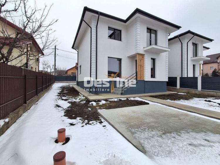 Duplex cu 4 camere cu Canalizare în Valea Adâncă