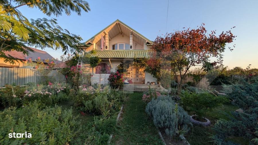 Casă cu 4 camere în Mărginenii de Sus