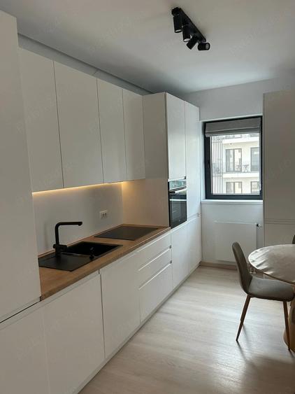 Apartament cu 3 camere decomandat în Morarilor