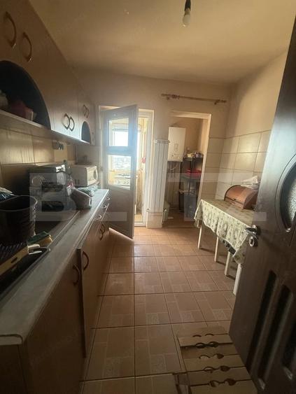 Apartament cu 3 camere decomandat în Micro 6