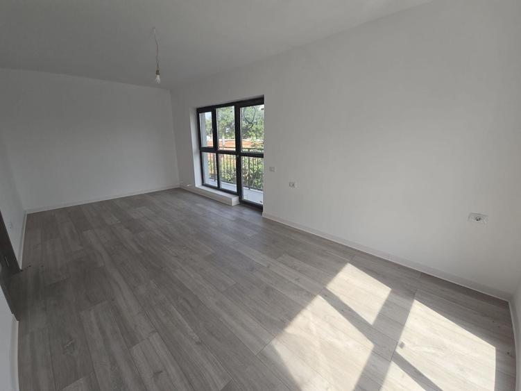 Apartament cu 2 camere semidecomandat în Berceni
