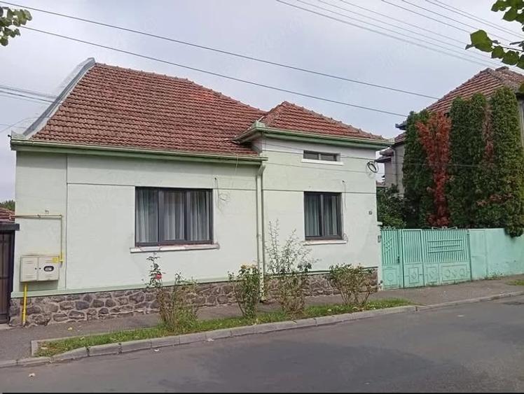 Casă cu 3 camere cu Teren 800 Mp în Titulescu