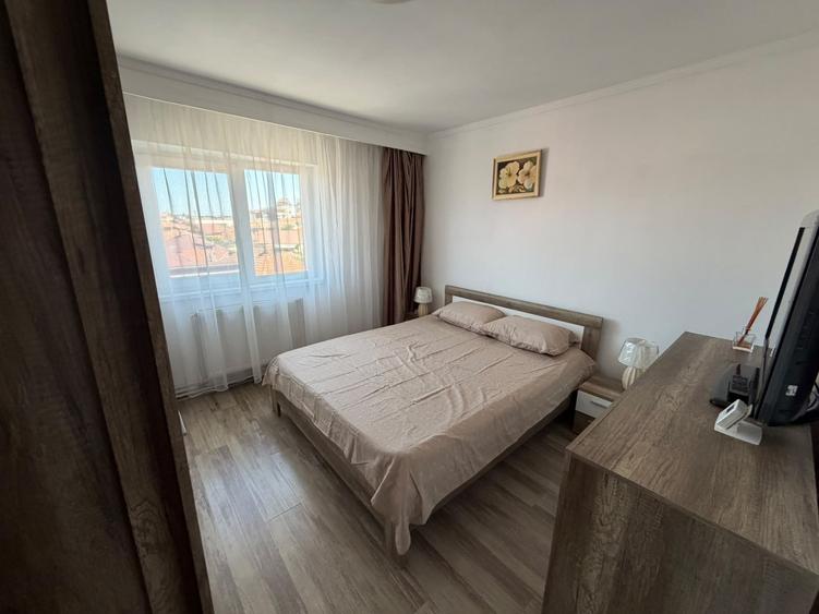 Apartament de inchiriar, 3 camere  , zona Tolstoi - 1